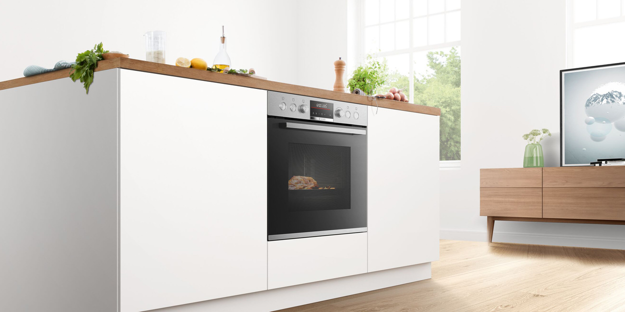 Backöfen und Herdsets bei Elektro Dinaj in Tübingen
